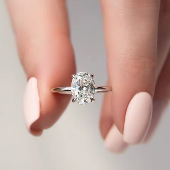 Elegant Silver Women's Ring! - Picture 1 of 1